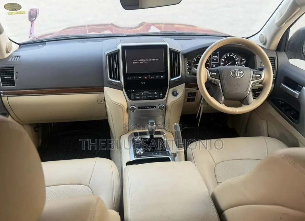 Toyota Land Cruiser 2017 Maroon