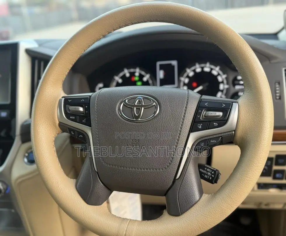Toyota Land Cruiser 2017 Maroon