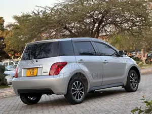 Toyota IST 2003 Silver
