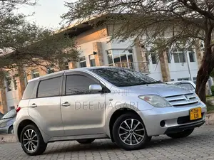 Toyota IST 2003 Silver