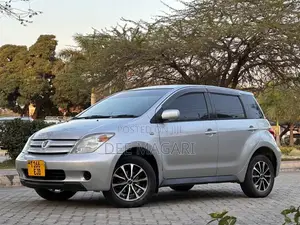 Toyota IST 2003 Silver