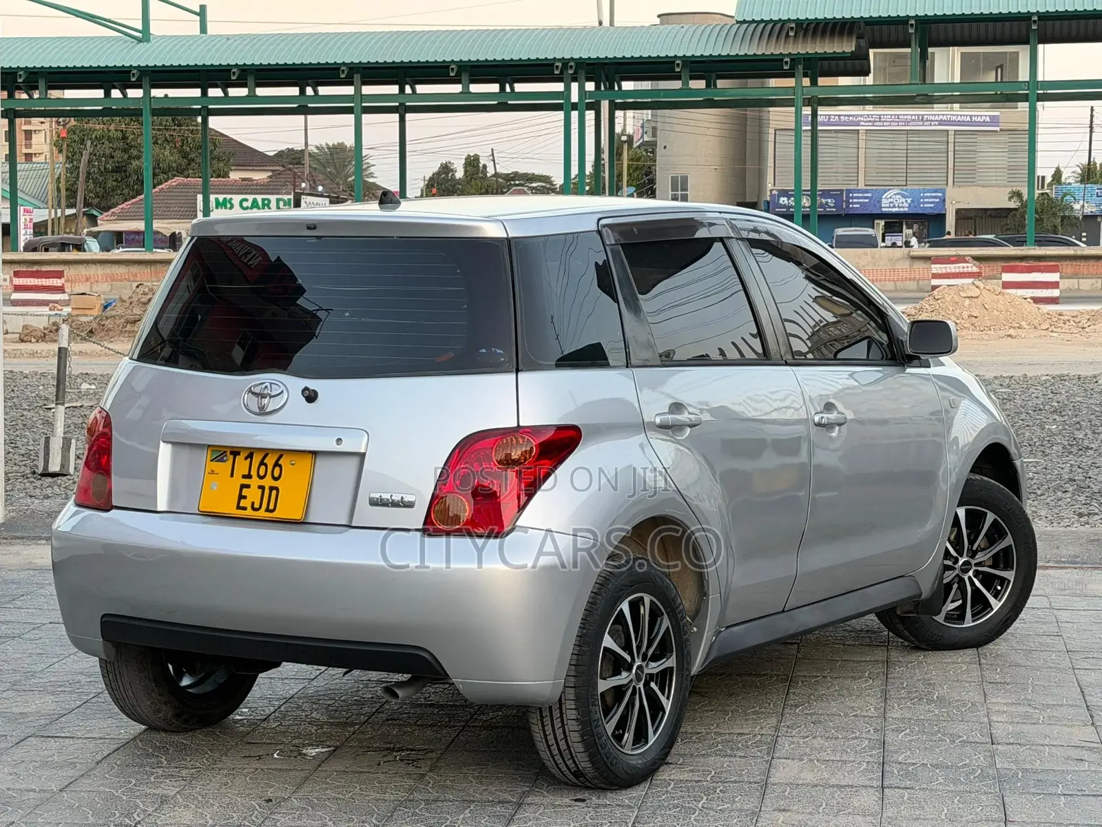 Toyota IST 2004 Silver