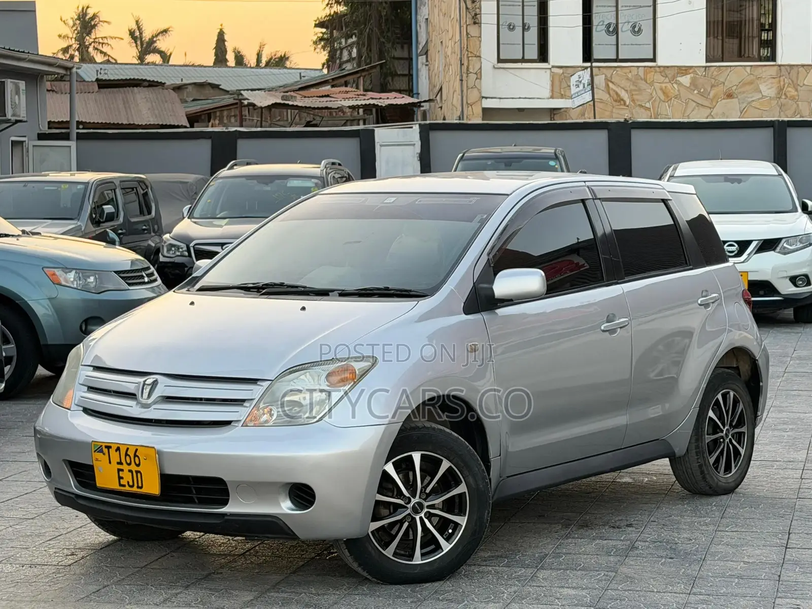 Toyota IST 2004 Silver