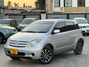 Toyota IST 2004 Silver