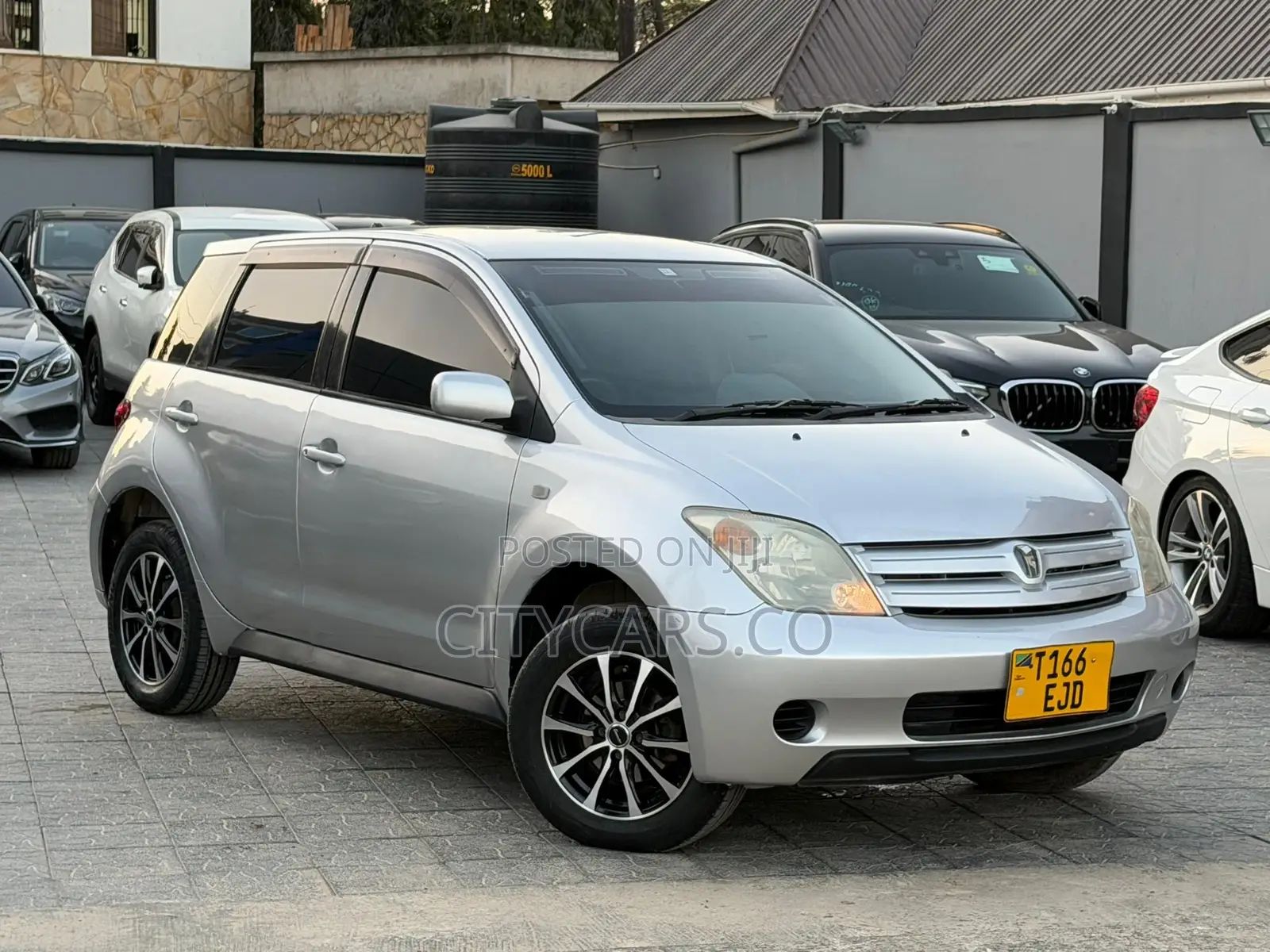 Toyota IST 2004 Silver
