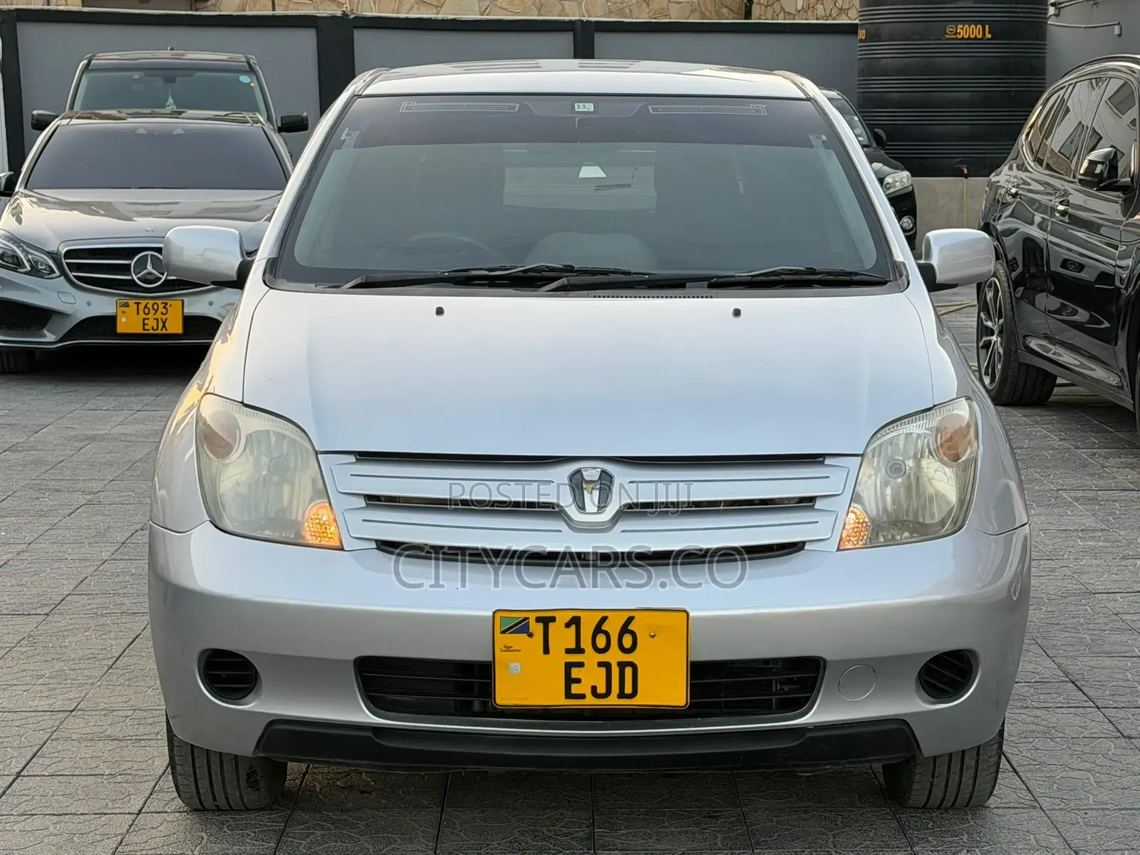 Toyota IST 2004 Silver