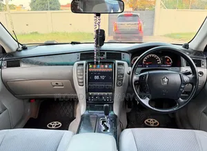 Toyota Crown 2009 White