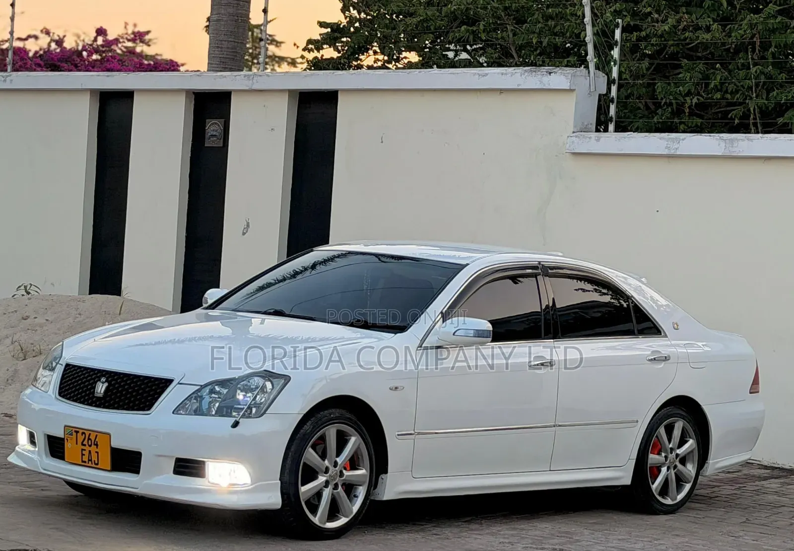 Toyota Crown 2009 White