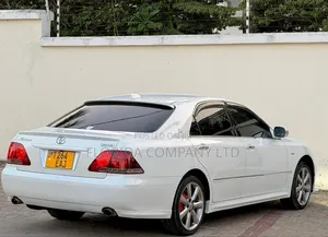 Toyota Crown 2009 White