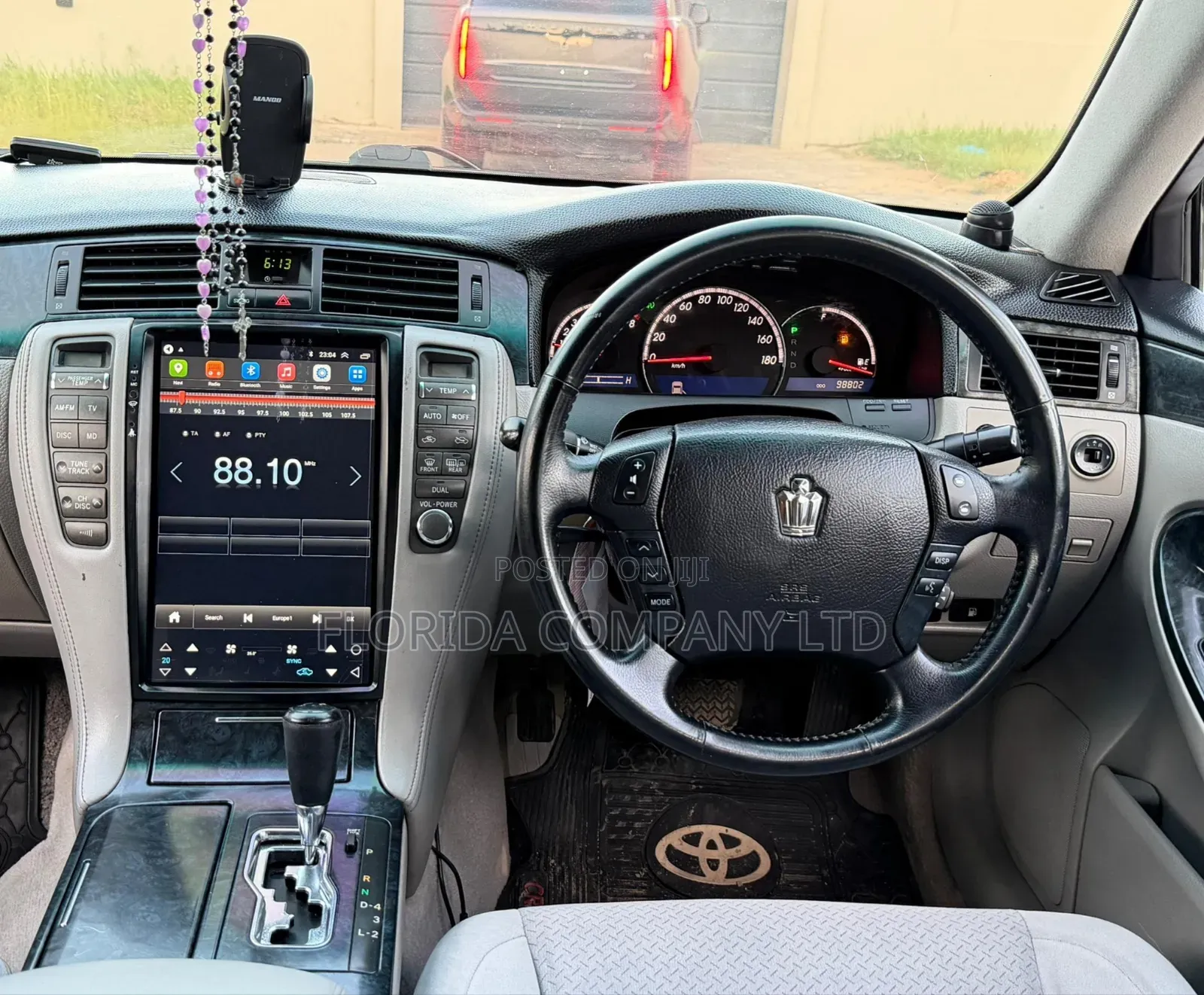 Toyota Crown 2009 White