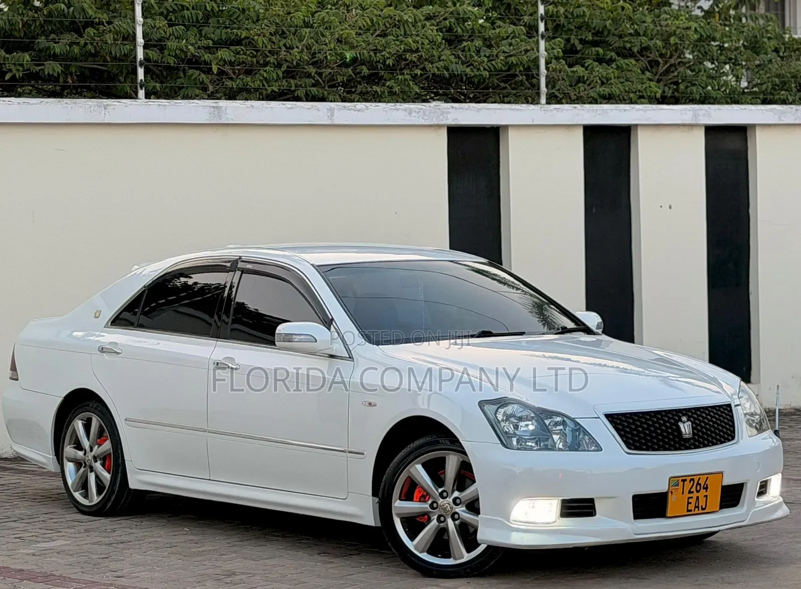 Toyota Crown 2009 White
