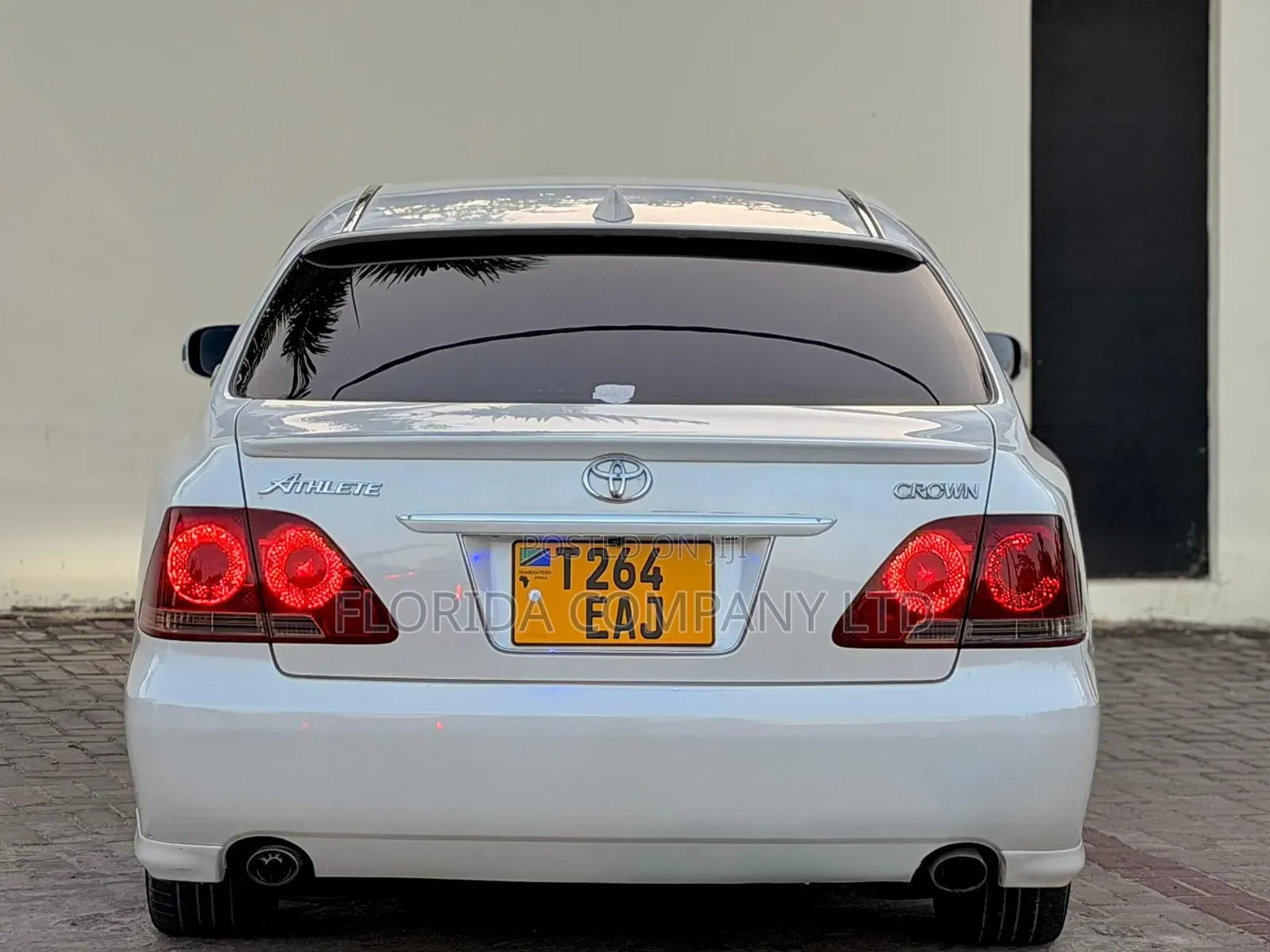 Toyota Crown 2009 White