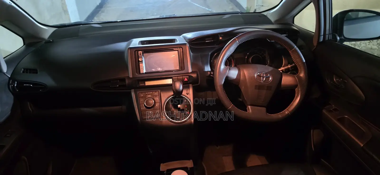 Toyota Wish 2011 Silver