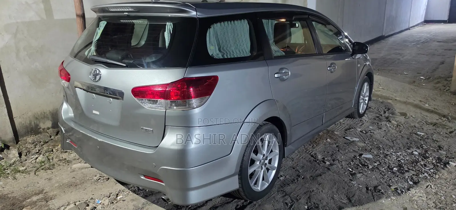 Toyota Wish 2011 Silver