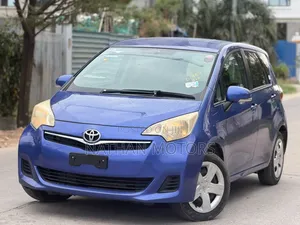 Toyota Ractis 2012 Blue