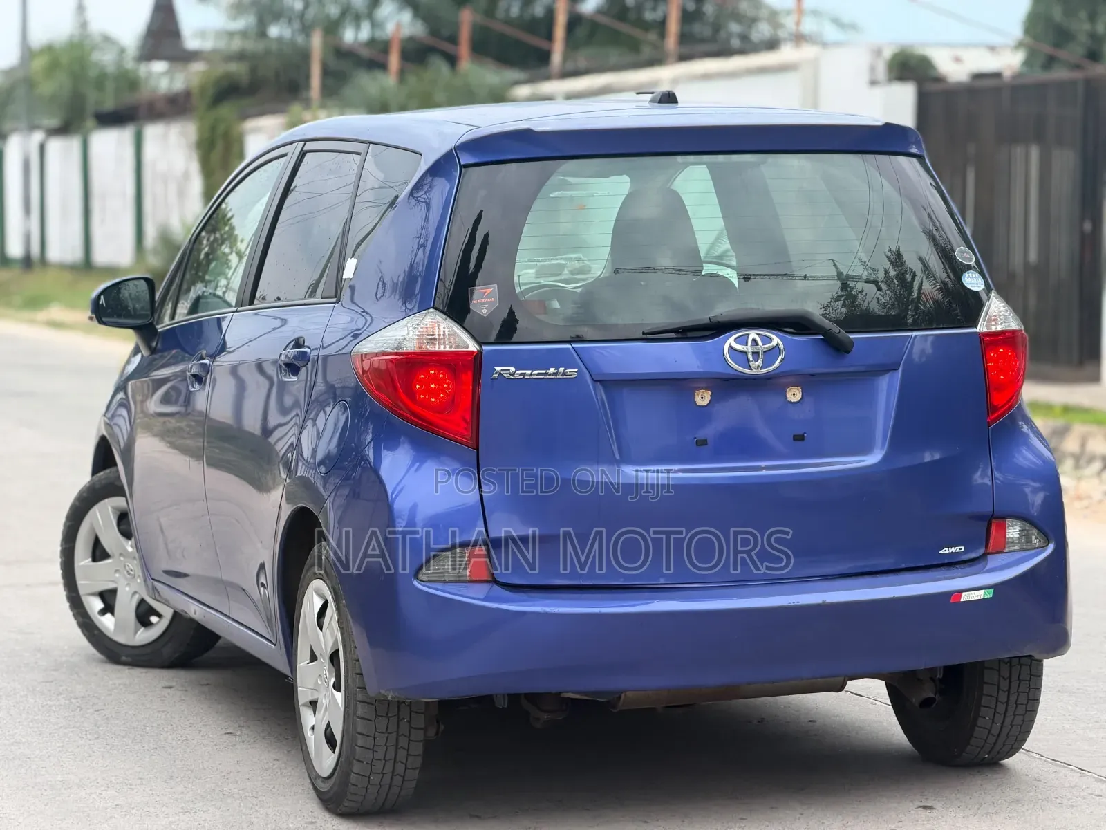 Toyota Ractis 2012 Blue