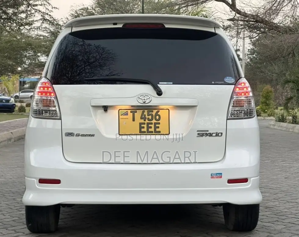 Toyota Corolla Spacio 2004 White
