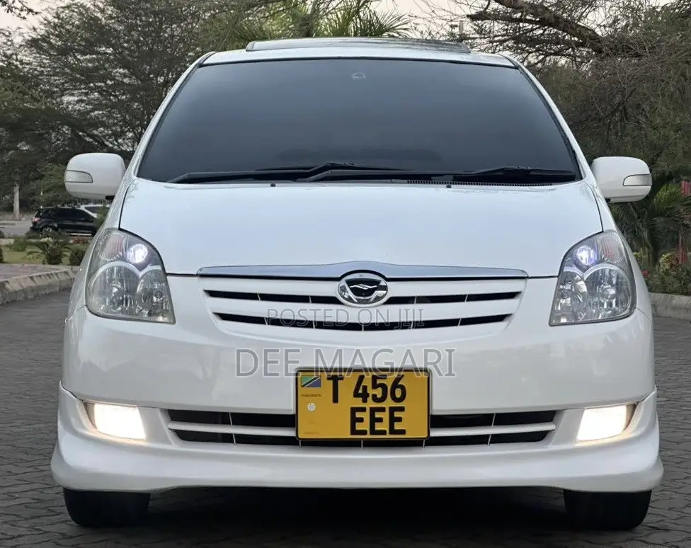 Toyota Corolla Spacio 2004 White