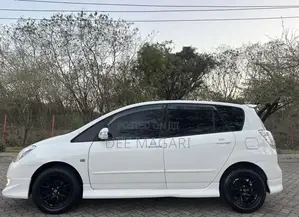 Toyota Corolla Spacio 2004 White