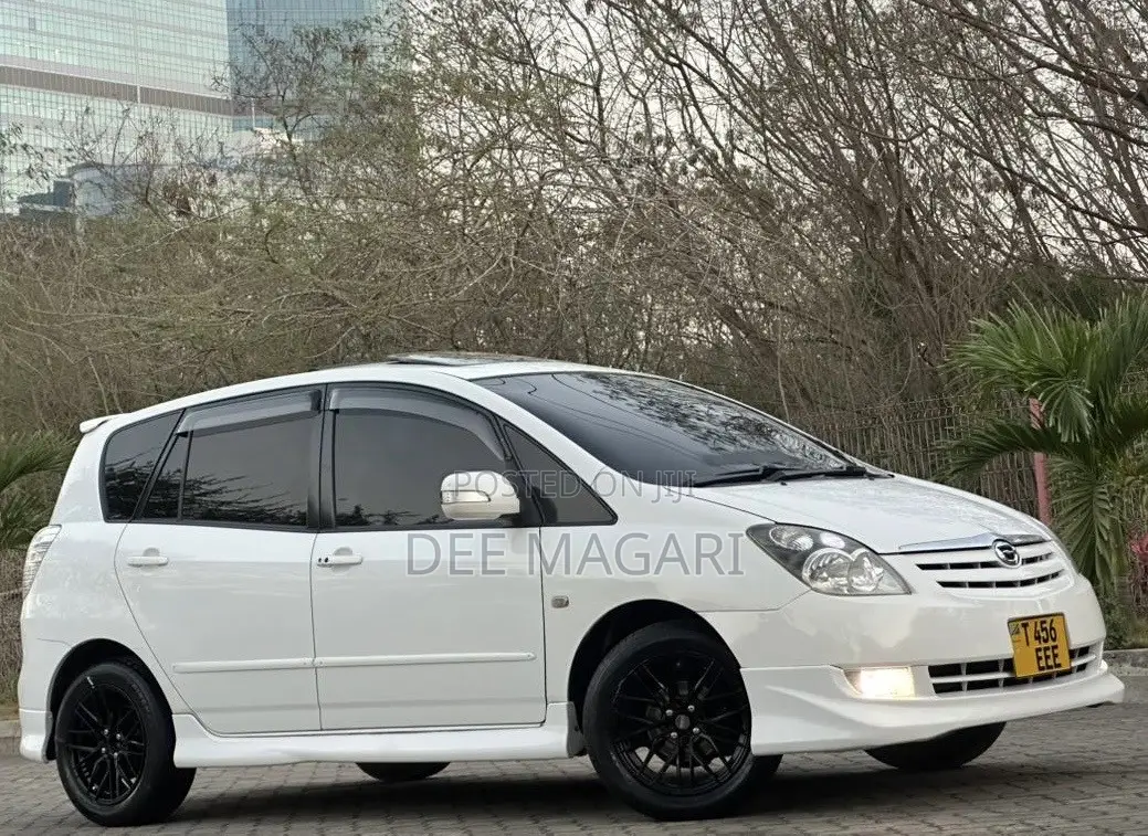 Toyota Corolla Spacio 2004 White