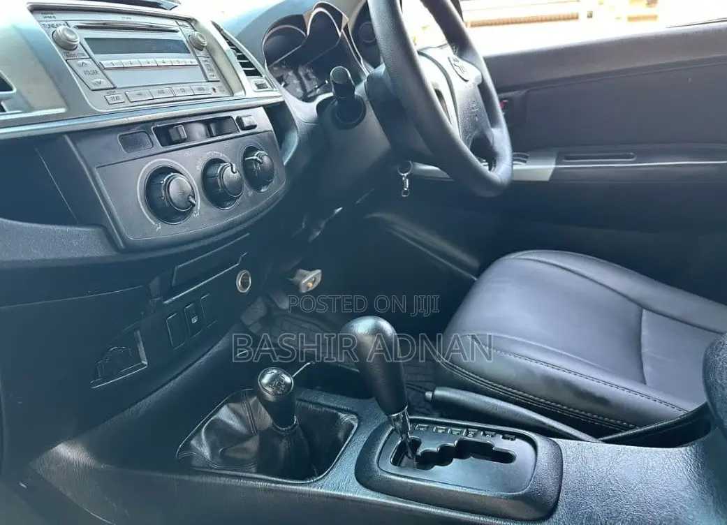 Toyota Hilux WORKMATE 4x4 2015 Gray