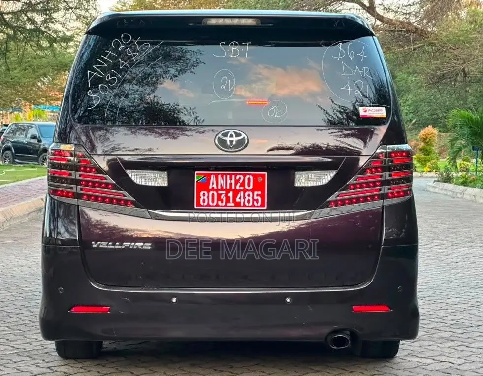 Toyota Vellfire 2010 Maroon