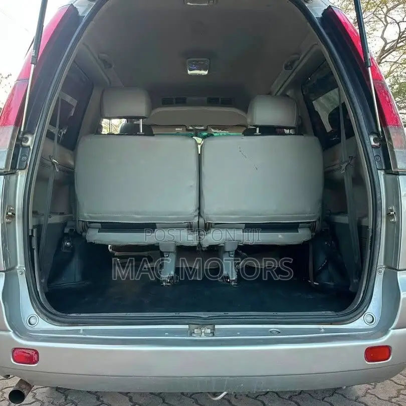 Toyota Noah 2.0 FWD (8 Seater) 2001 Silver