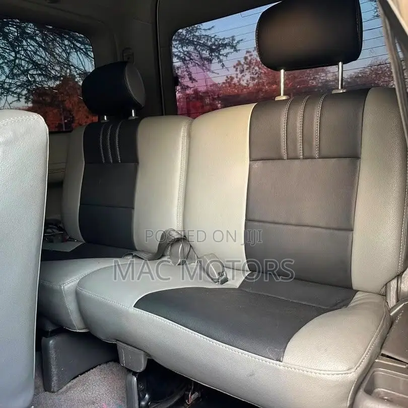 Toyota Noah 2.0 FWD (8 Seater) 2001 Silver