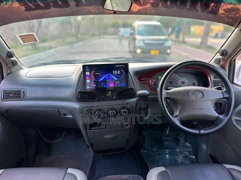 Toyota Noah 2.0 FWD (8 Seater) 2001 Silver