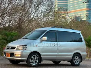 Toyota Noah 2.0 FWD (8 Seater) 2001 Silver