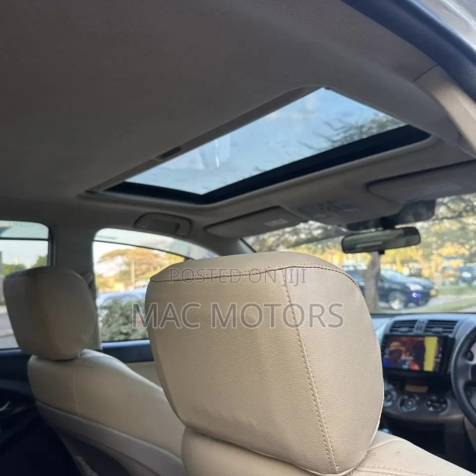 Toyota Vanguard 2009 White