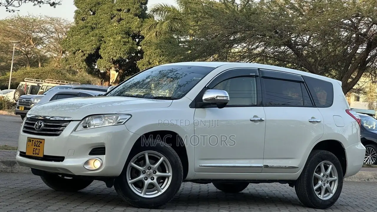 Toyota Vanguard 2009 White