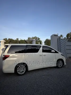 Toyota Alphard 2.4 Petrol FWD 2012 White