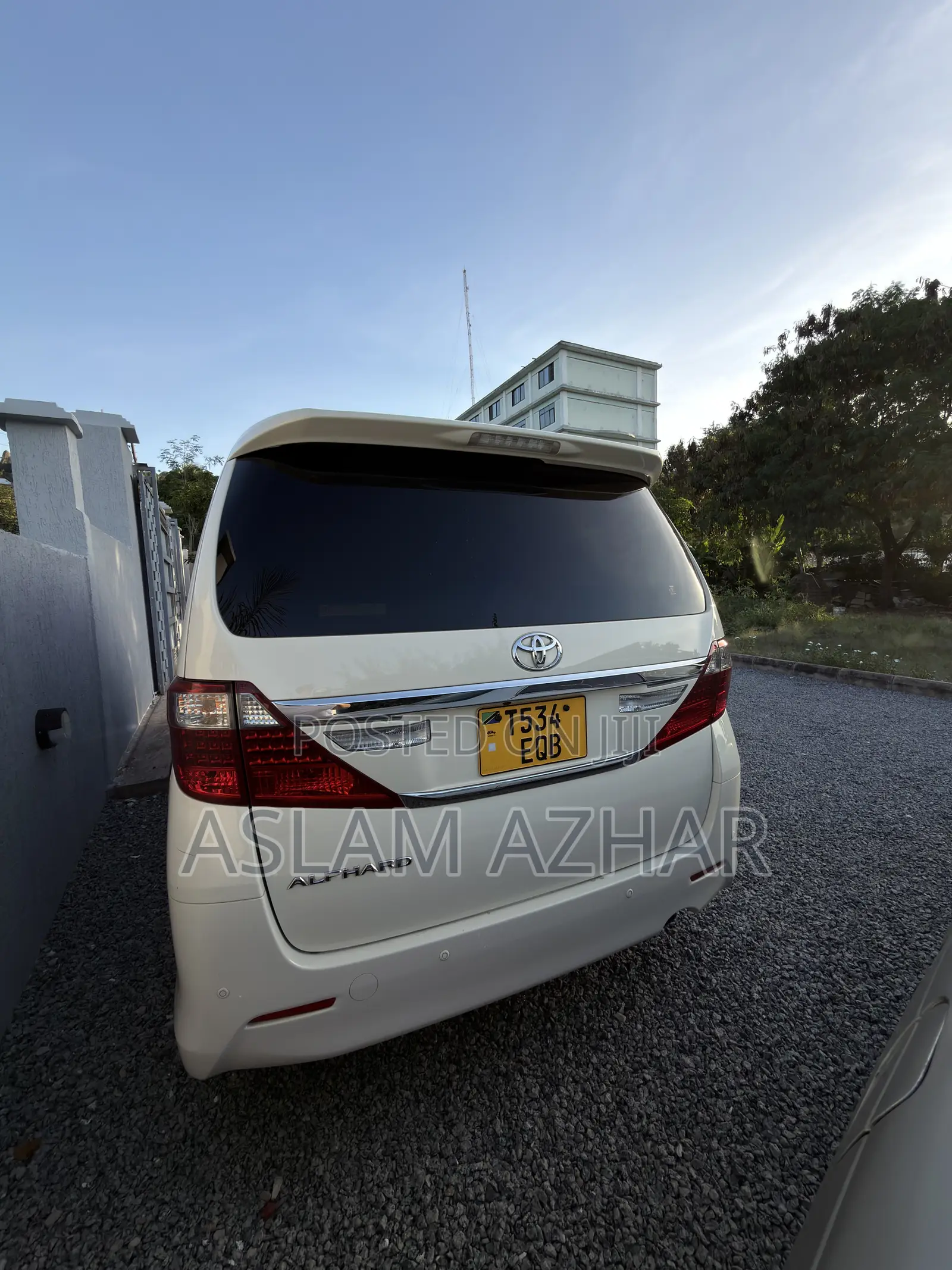 Toyota Alphard 2.4 Petrol FWD 2012 White