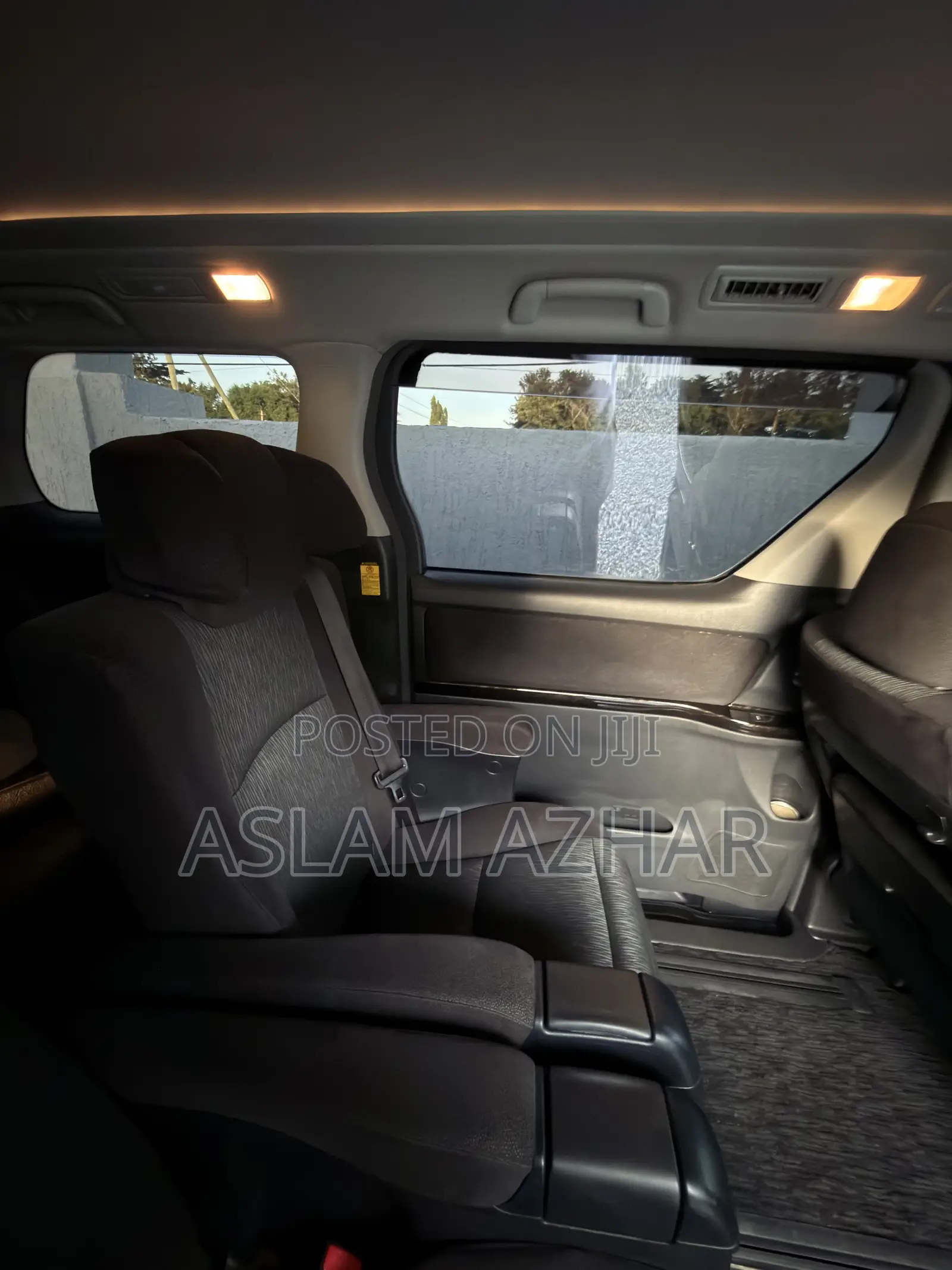 Toyota Alphard 2.4 Petrol FWD 2012 White