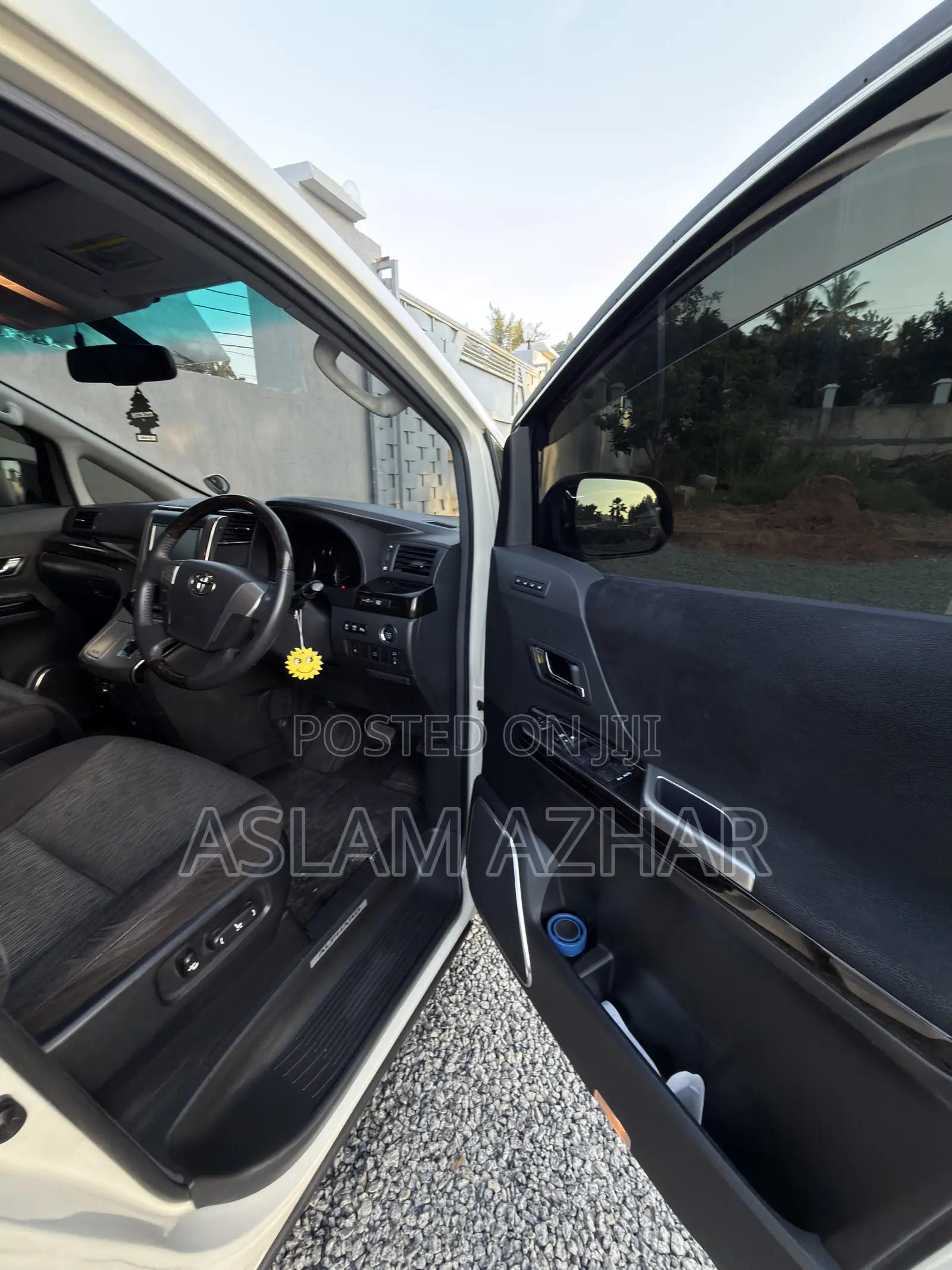 Toyota Alphard 2.4 Petrol FWD 2012 White