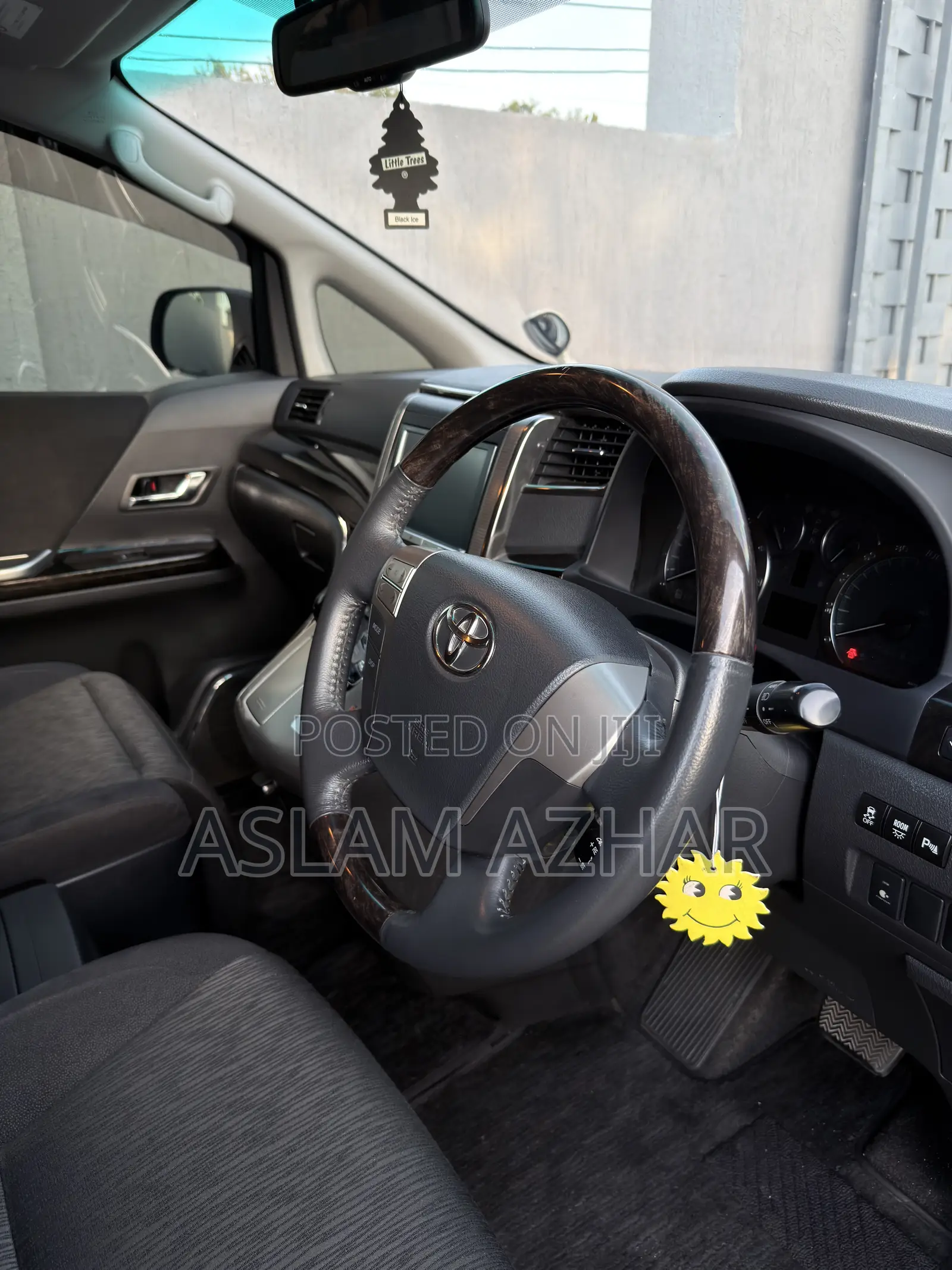 Toyota Alphard 2.4 Petrol FWD 2012 White