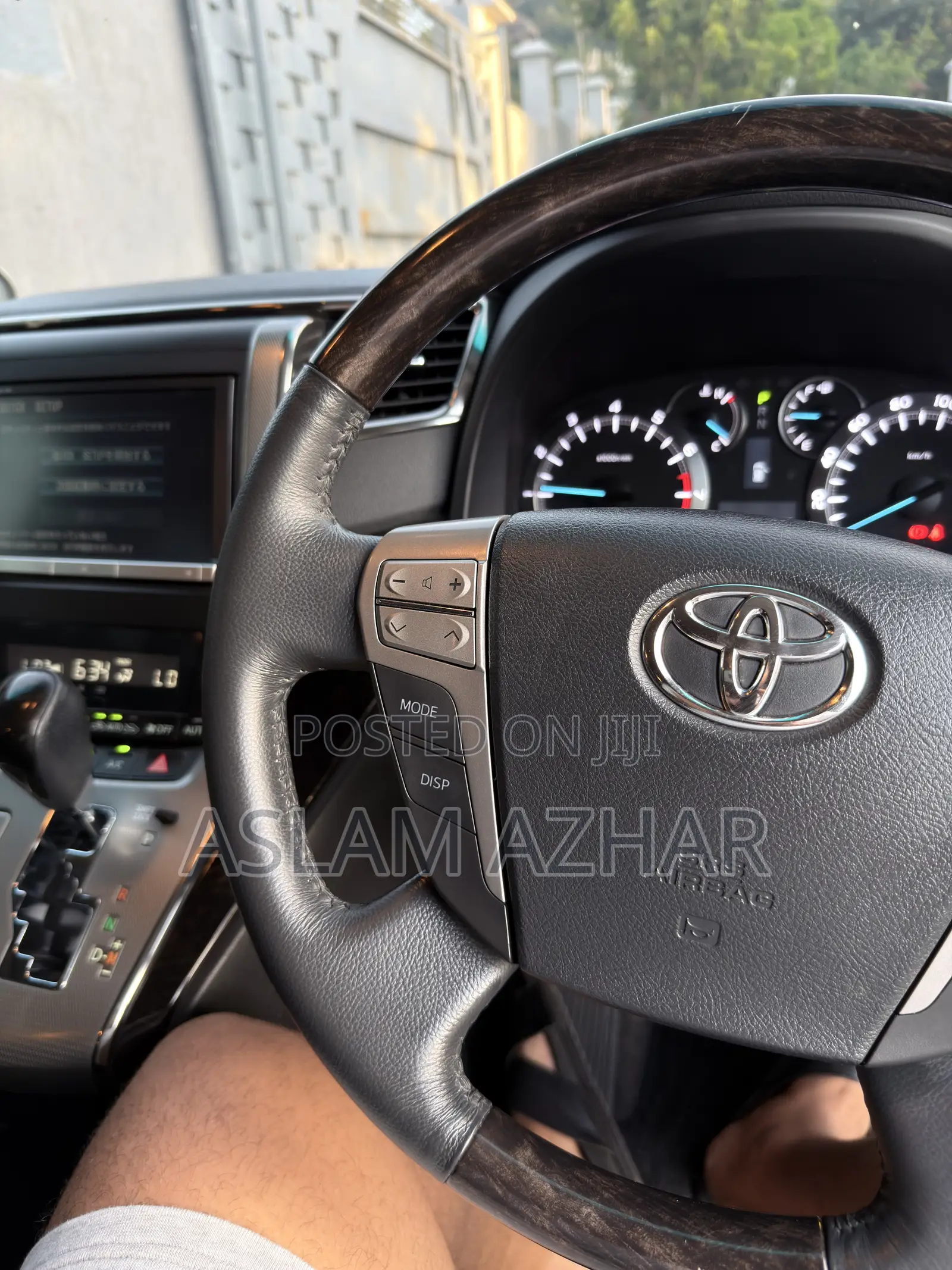Toyota Alphard 2.4 Petrol FWD 2012 White