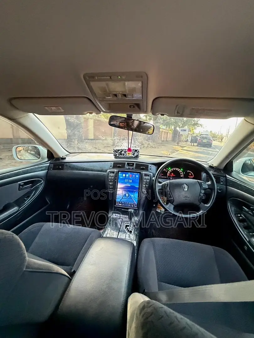 Toyota Crown 2007 White
