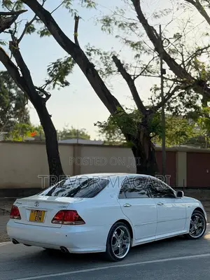 Toyota Crown 2007 White