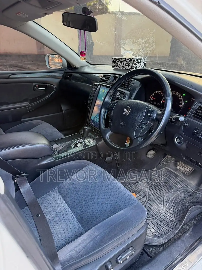 Toyota Crown 2007 White