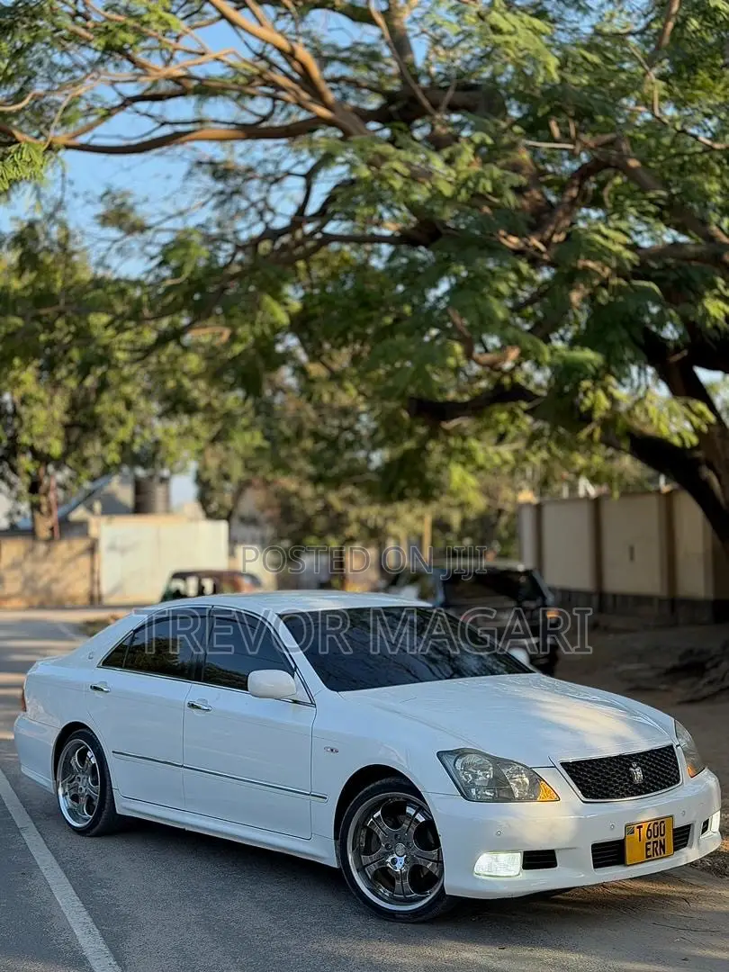 Toyota Crown 2007 White
