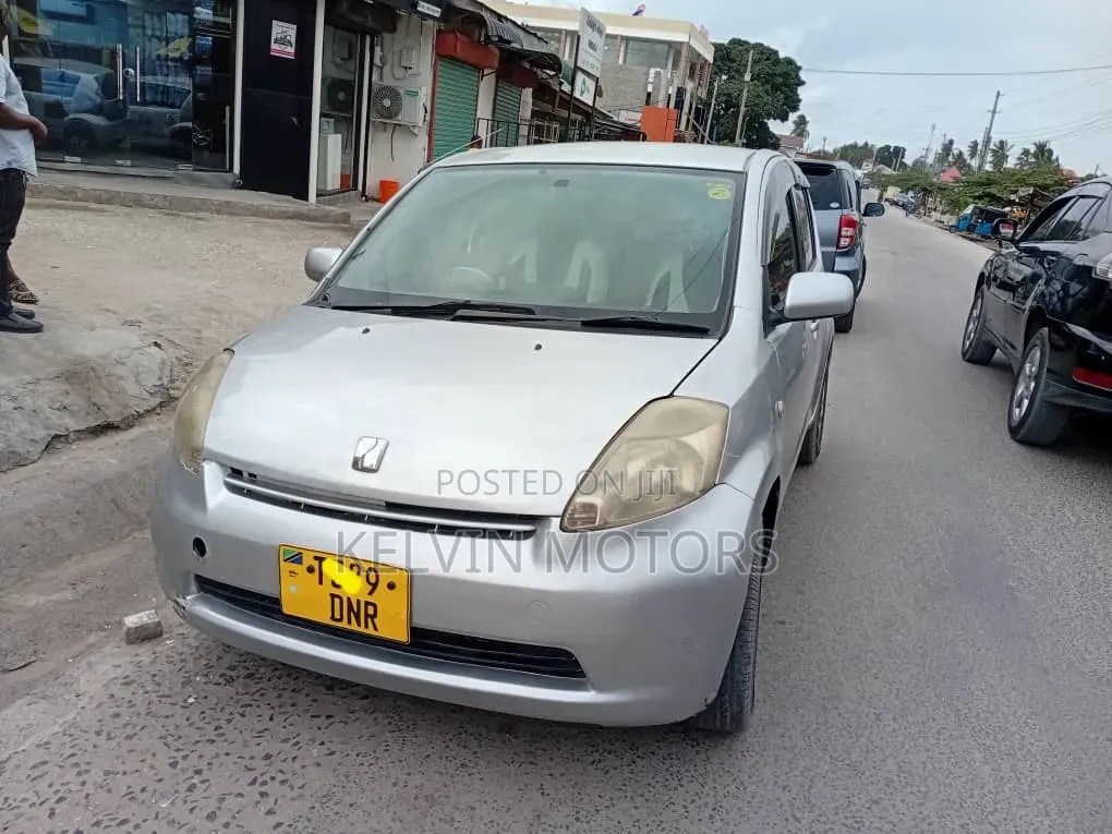 Toyota Passo 2005 Silver
