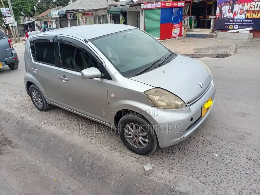 Toyota Passo 2005 Silver