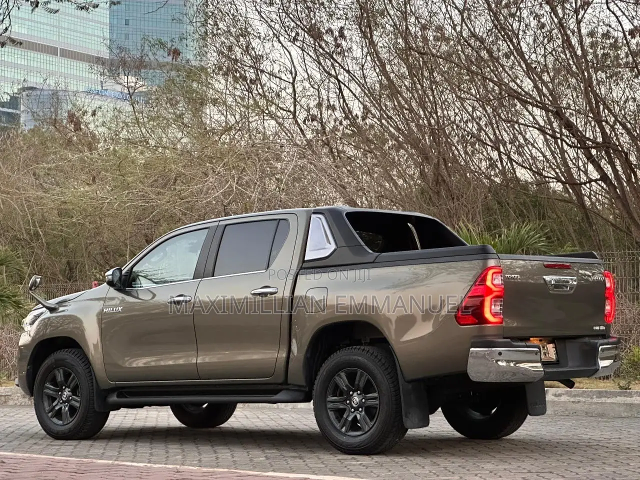 Toyota Hilux 2023 Green