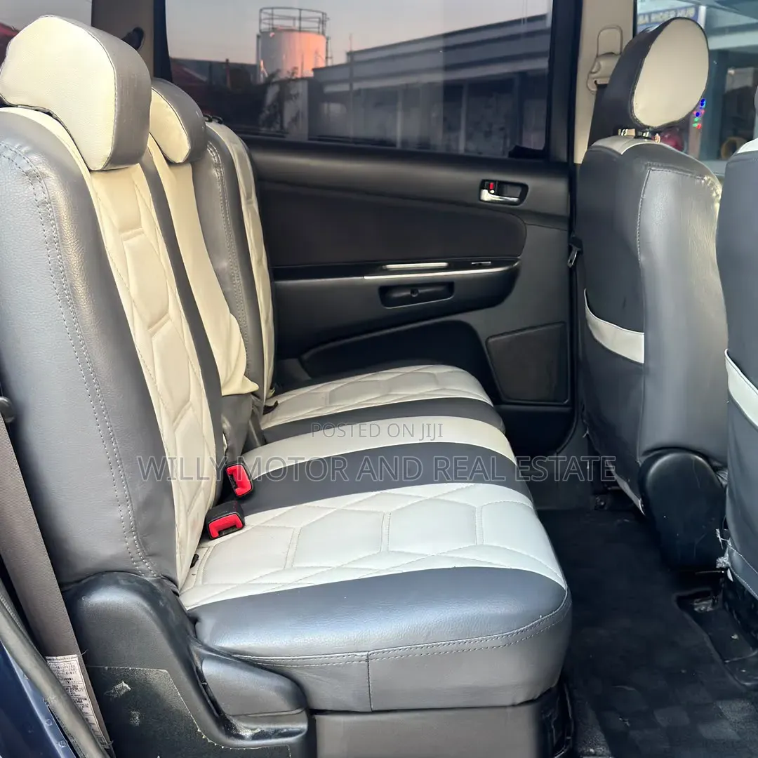 Toyota Wish 2004 Blue