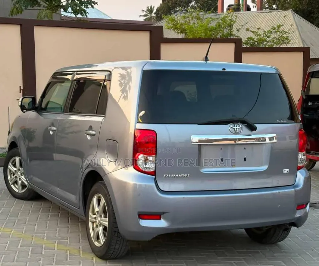 Toyota Rumion 1.5 FWD 2023 Gray