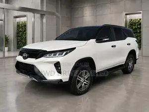 Toyota Fortuner 2025 White