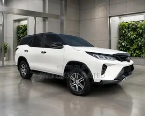 Toyota Fortuner 2025 White