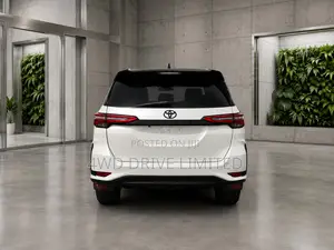 Toyota Fortuner 2025 White